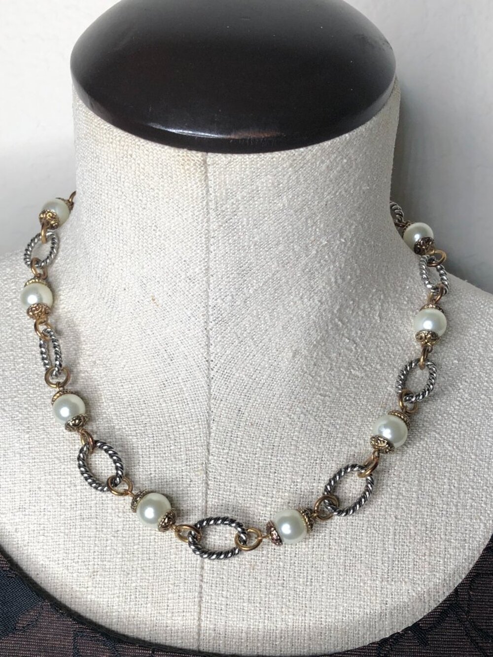 Lovely, Like New "Premier Designs" Gold/Silver Toned, Faux Pearl Necklace